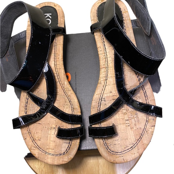 Michael Kors Black Patent Leather Sandals - Picture 1 of 6